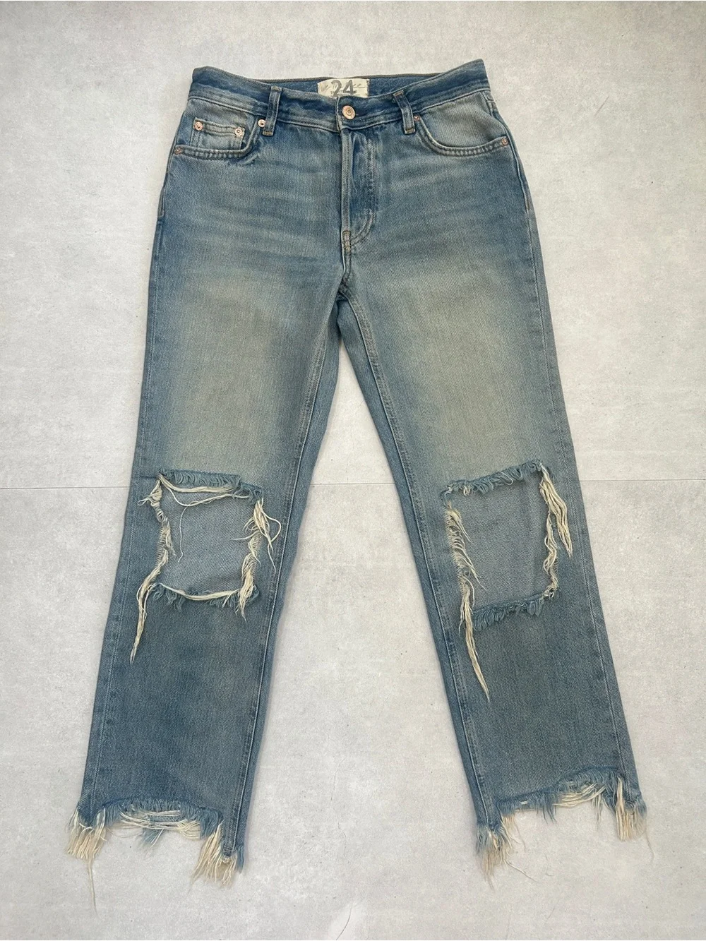 Free People Maggie Mid Rise Straight Leg Jeans in Aged to Perfection | Size 24